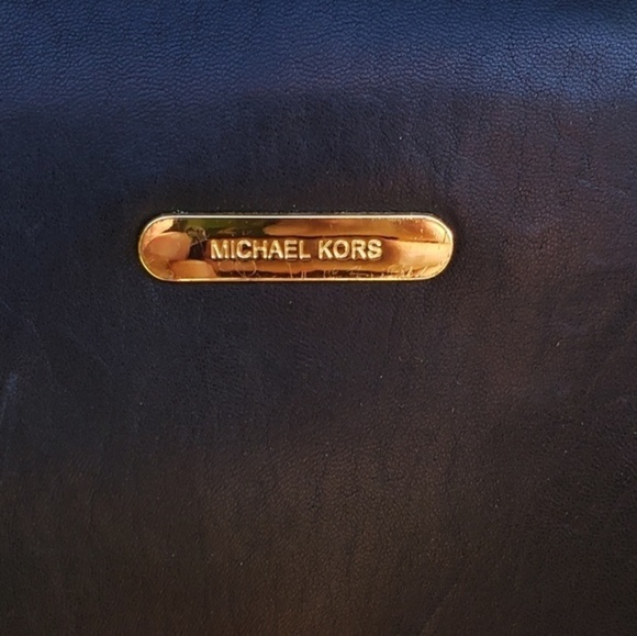 Michael Kors Oversized ID Chain Leather‎ Clutch, Bl - Picture 7 of 8